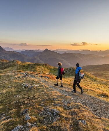 Wandern im Goldenen Herbst